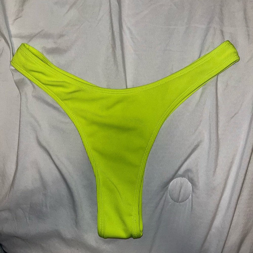 SHEIN new bikini bottom size medium